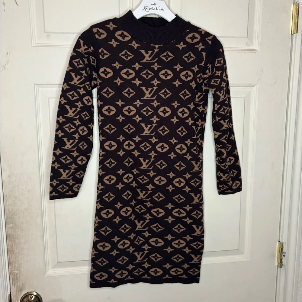 Short Louis Vuitton print dress